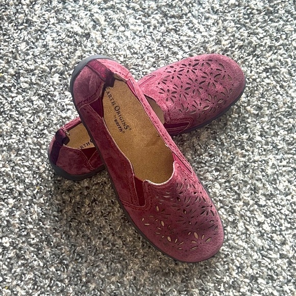 Earth Origins Suede Perforated Slip-on Shoes - Rikki Size 6.5M brand new - Picture 6 of 7